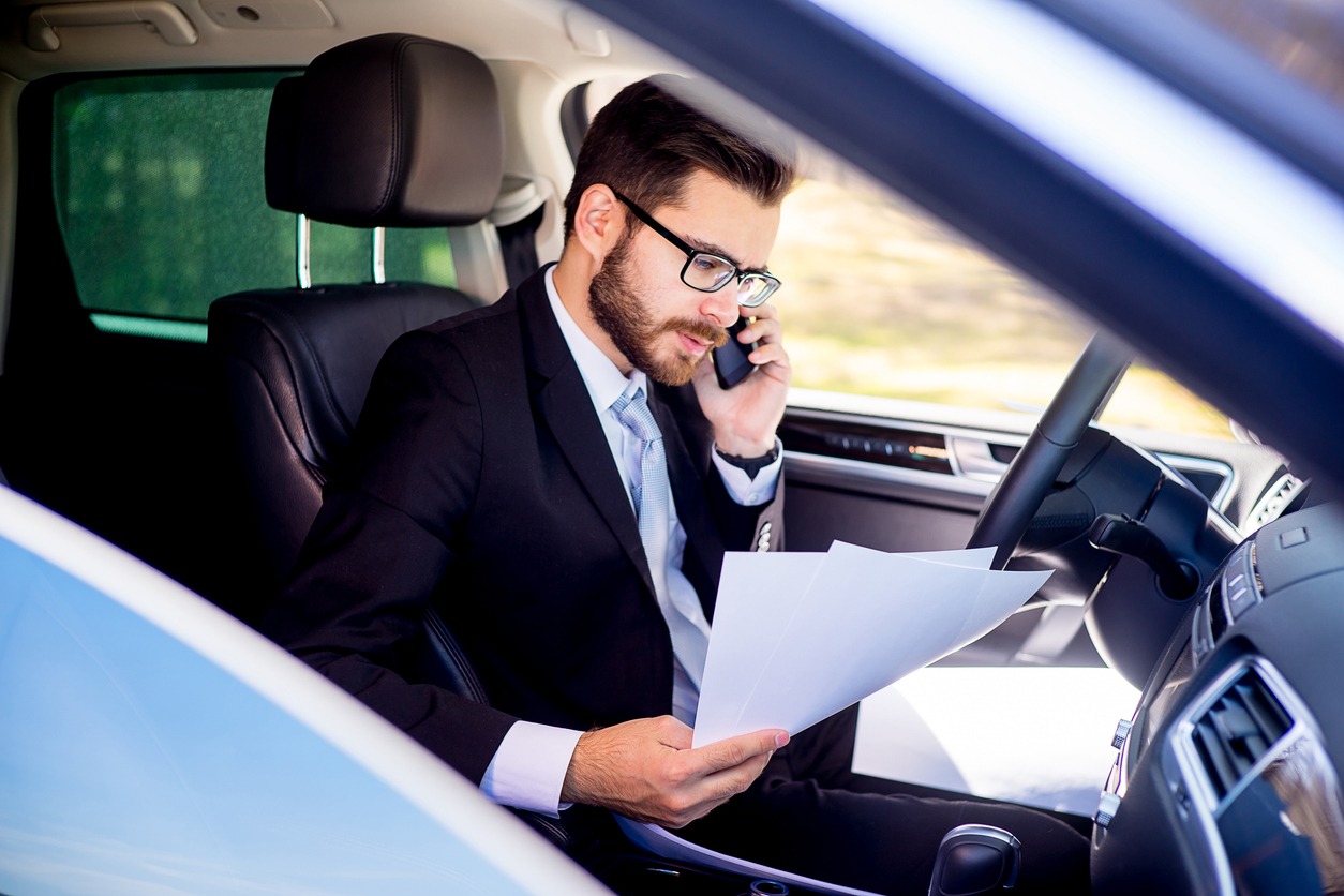 man receiving traffic ticket and calling about his options